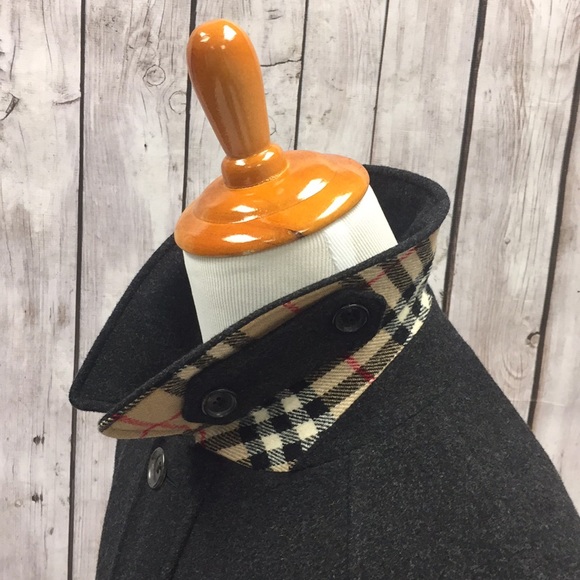 Burberry Overcoat - Picture 6 of 8